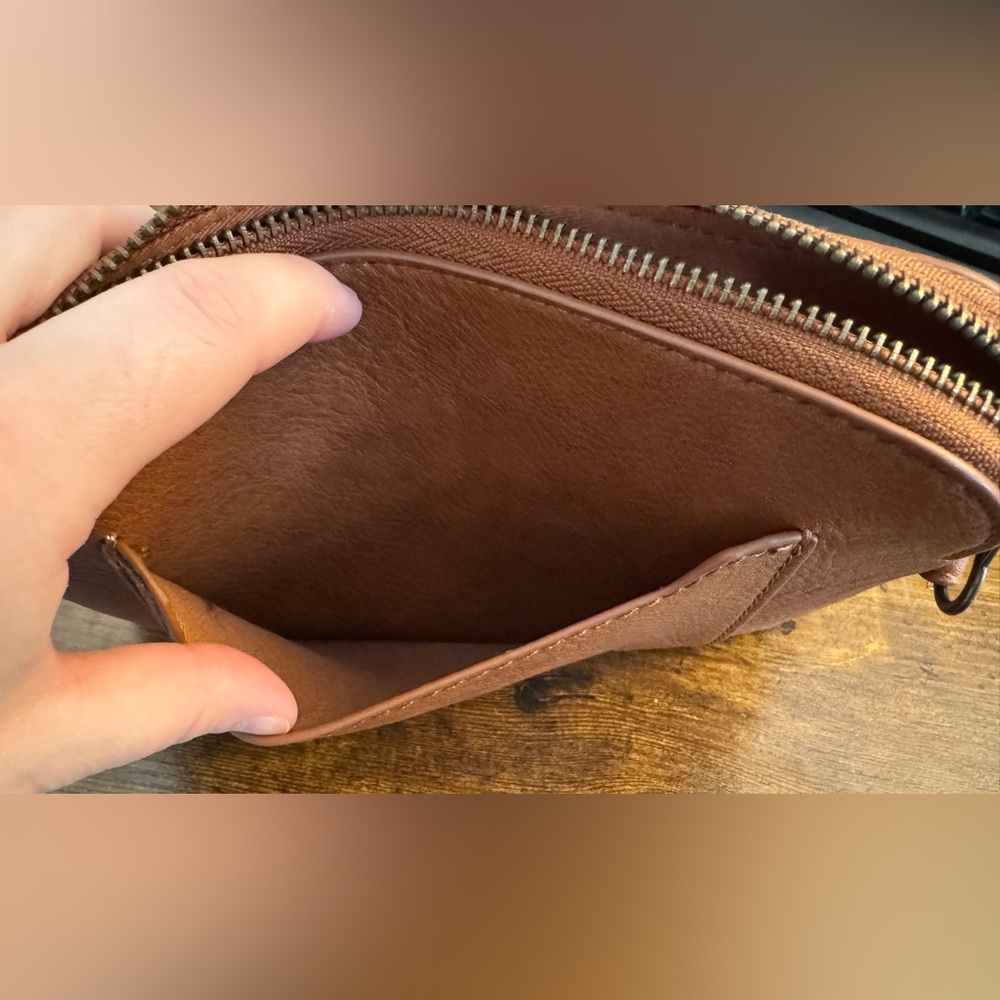 Universal Thread Leather Wristlet - image 5